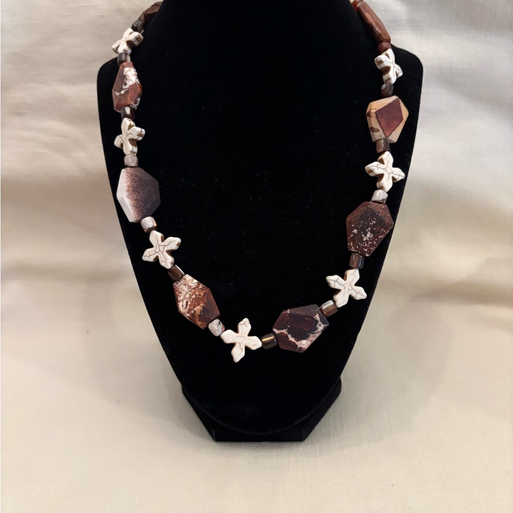 Elegant Brown and Cream Beaded Necklace